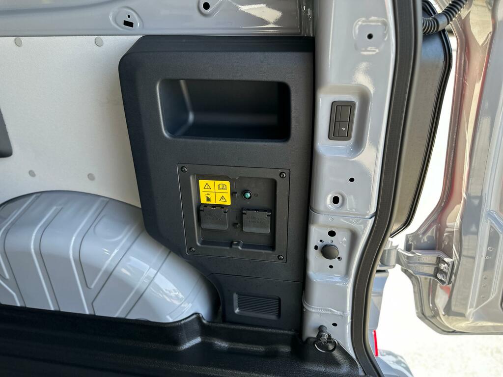Ford Transit Custom 2.5 320 Duratec 11.8Kwh Limited Crew Van Petro YS26XZD Grey #4