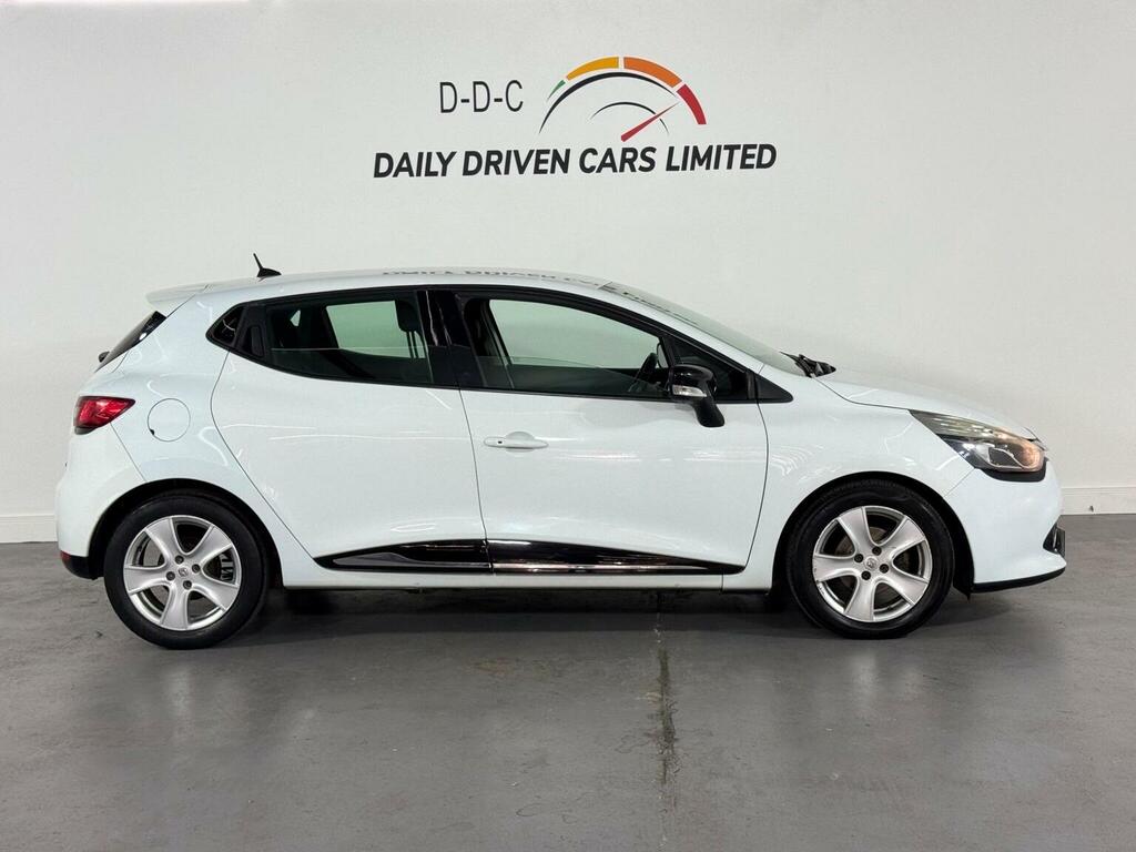 Renault Clio 1.2 16V Dynamique Medianav Euro 5 HN14UYC White #4