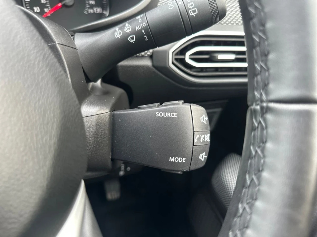 Dacia Sandero Essential White #23