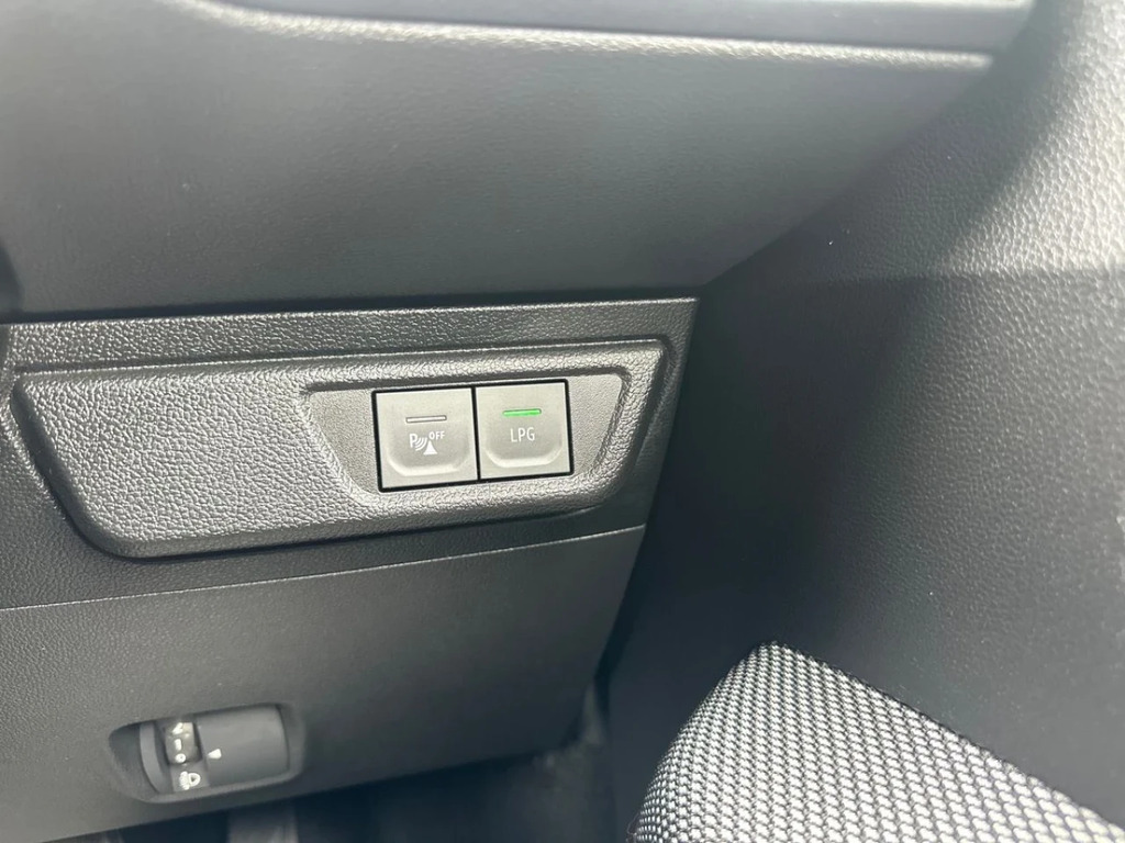 Dacia Sandero Essential White #24