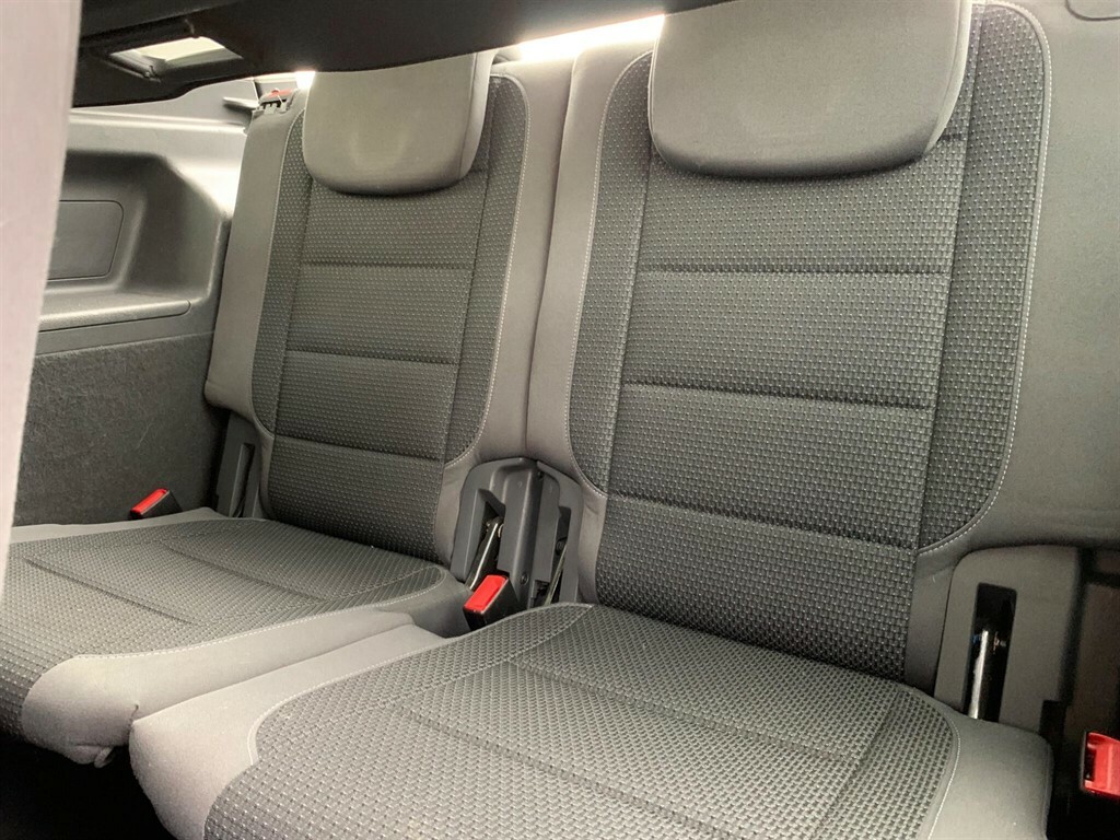 Volkswagen Touran Mpv 1.6 White #17