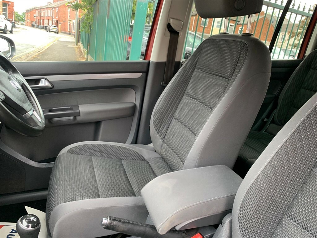 Volkswagen Touran Mpv 1.6 White #14