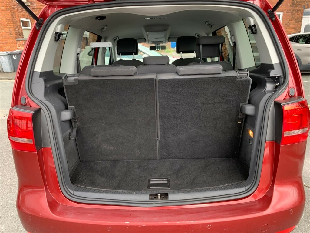 Volkswagen Touran Mpv 1.6 White #30