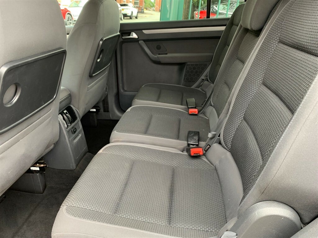 Volkswagen Touran Mpv 1.6 White #18