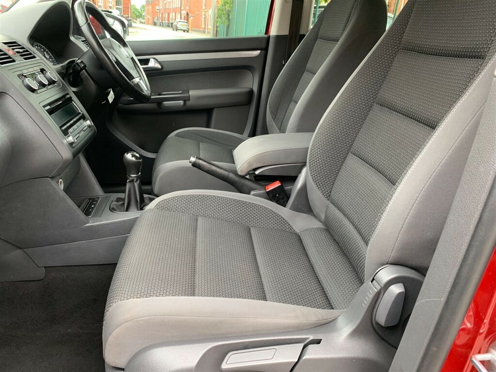 Volkswagen Touran Mpv 1.6 White #32