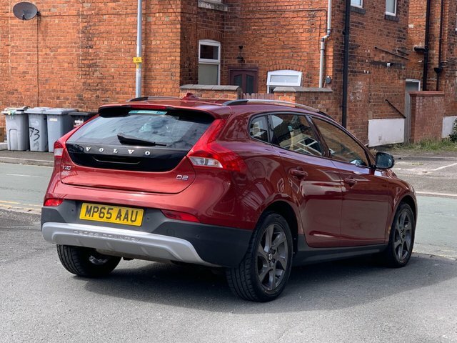 Volvo V40 Cross Country 2.0 D2 Lux Nav Euro 6 Ss Red #3