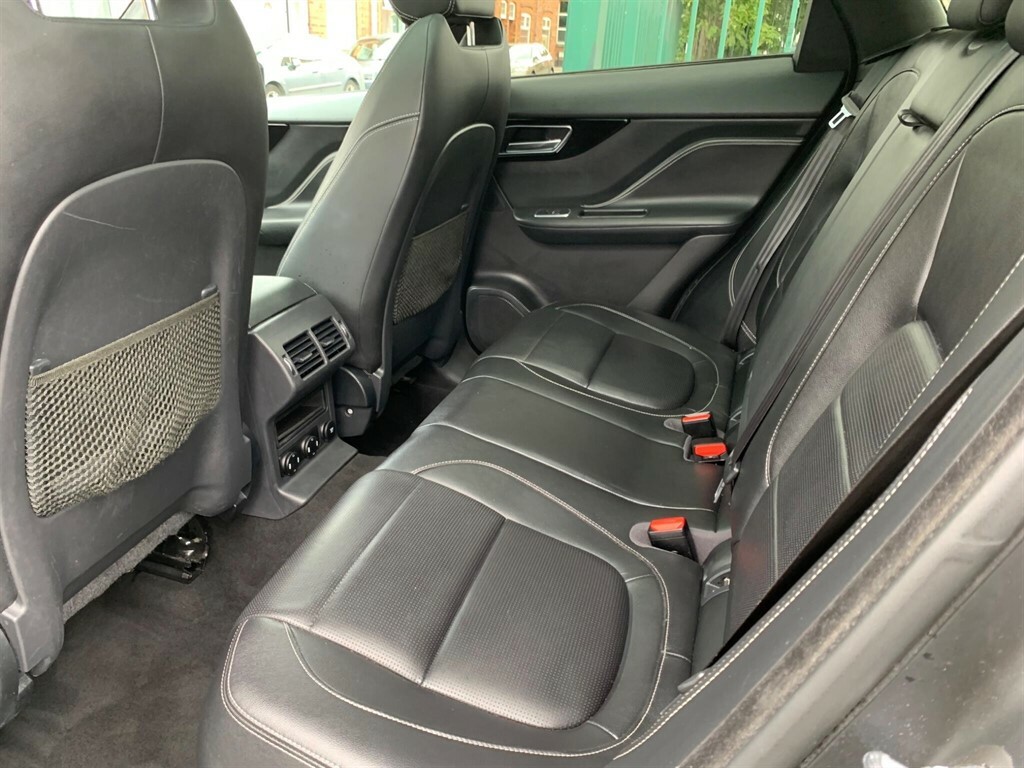 Jaguar F-Pace 2.0 P250i R Sport Suv Awd 250 Ps Grey #15