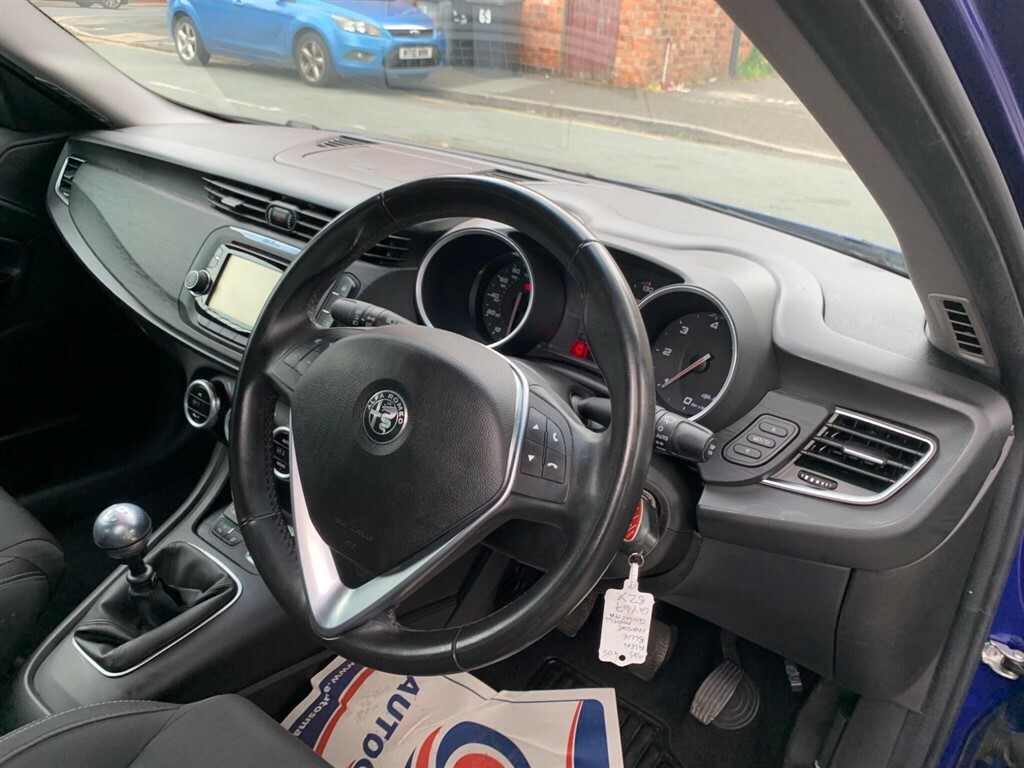 Alfa Romeo Giulietta 1.7L Tbi Veloce Tct White #30