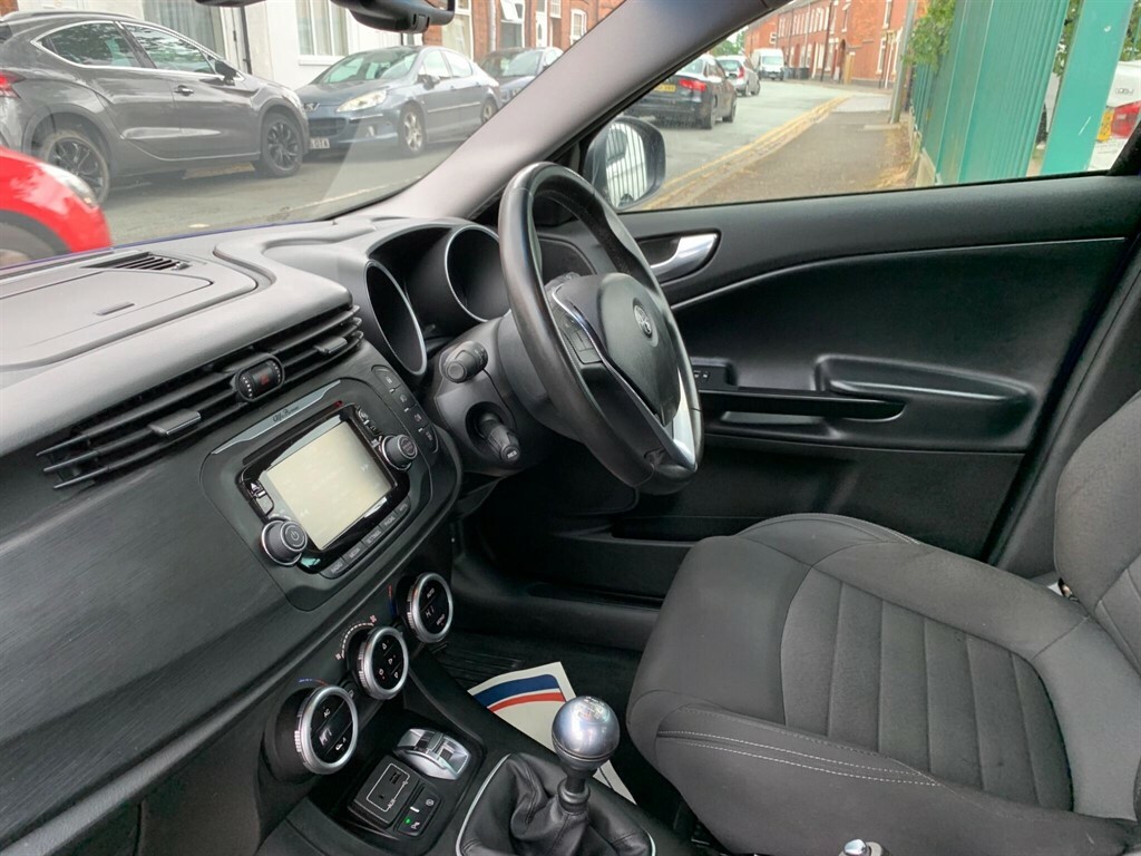 Alfa Romeo Giulietta 1.7L Tbi Veloce Tct White #9