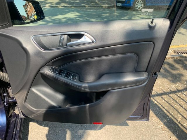 Mercedes-Benz B Class Mpv Grey #27