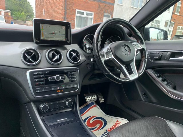 Mercedes-Benz GLA Class 4Matic Amg Line 5 White #18