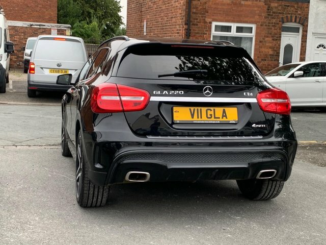 Mercedes-Benz GLA Class 4Matic Amg Line 5 White #7