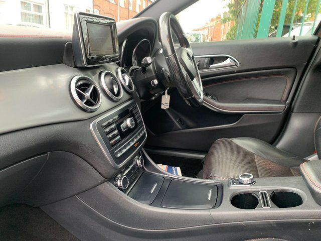 Mercedes-Benz GLA Class 4Matic Amg Line 5 White #15