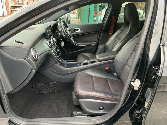 Mercedes-Benz GLA Class 4Matic Amg Line 5 White #13