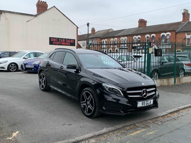 Mercedes-Benz GLA Class 4Matic Amg Line 5 White #4