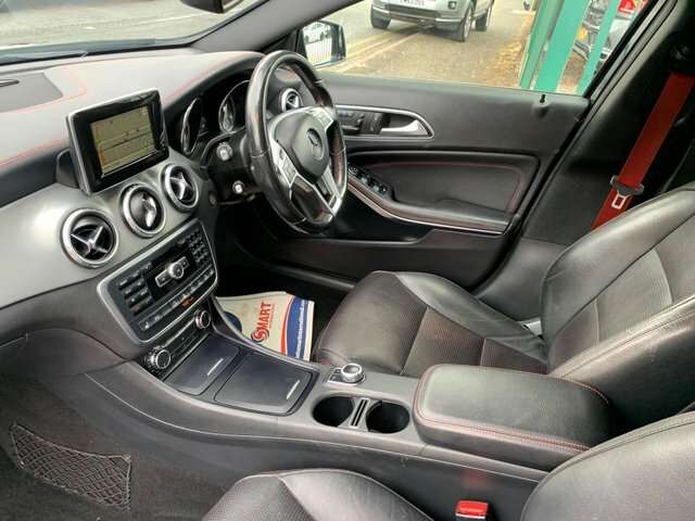 Mercedes-Benz GLA Class 4Matic Amg Line 5 White #20