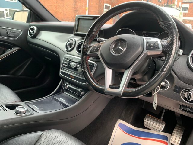 Mercedes-Benz GLA Class 4Matic Amg Line 5 White #33