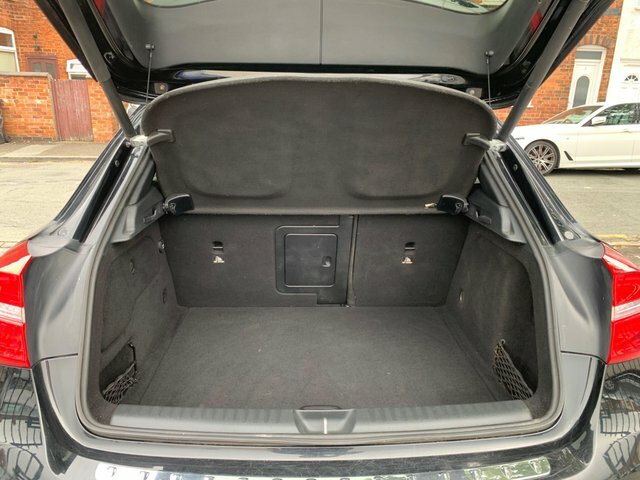 Mercedes-Benz GLA Class 4Matic Amg Line 5 White #21