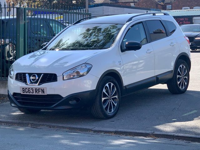 Nissan Qashqai+2 Manual White #3