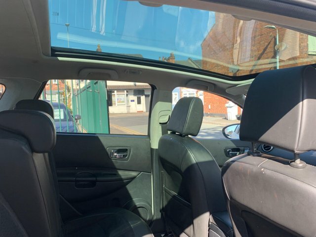Nissan Qashqai+2 Hatchback Blue #16