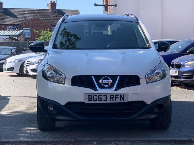 Nissan Qashqai+2 Manual White #2