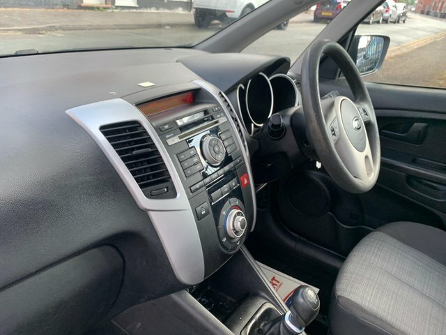 Kia Venga 3 1.6 Black #16