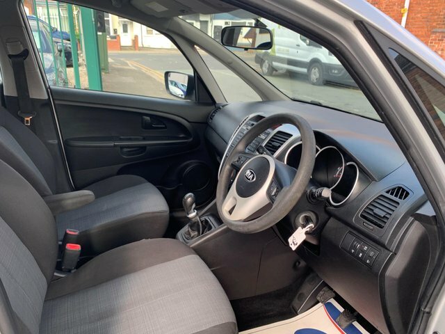 Kia Venga 3 1.6 Black #23