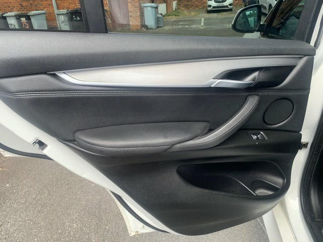 BMW X5 Xdrive40d M Sport White #18