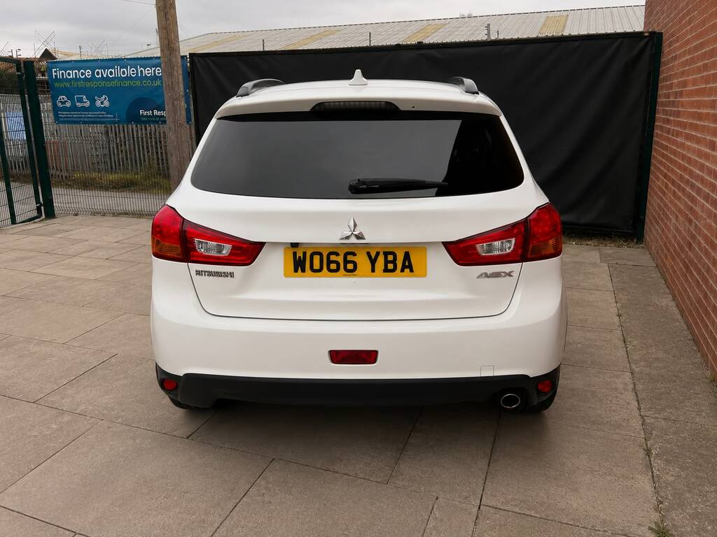 Mitsubishi ASX 2.2L 4X4 White #4