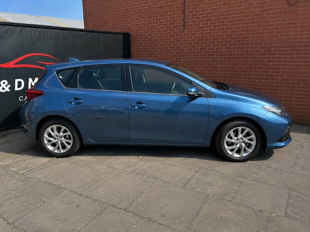 Toyota Auris Business Edition 1.2 Full Service History Blue #4