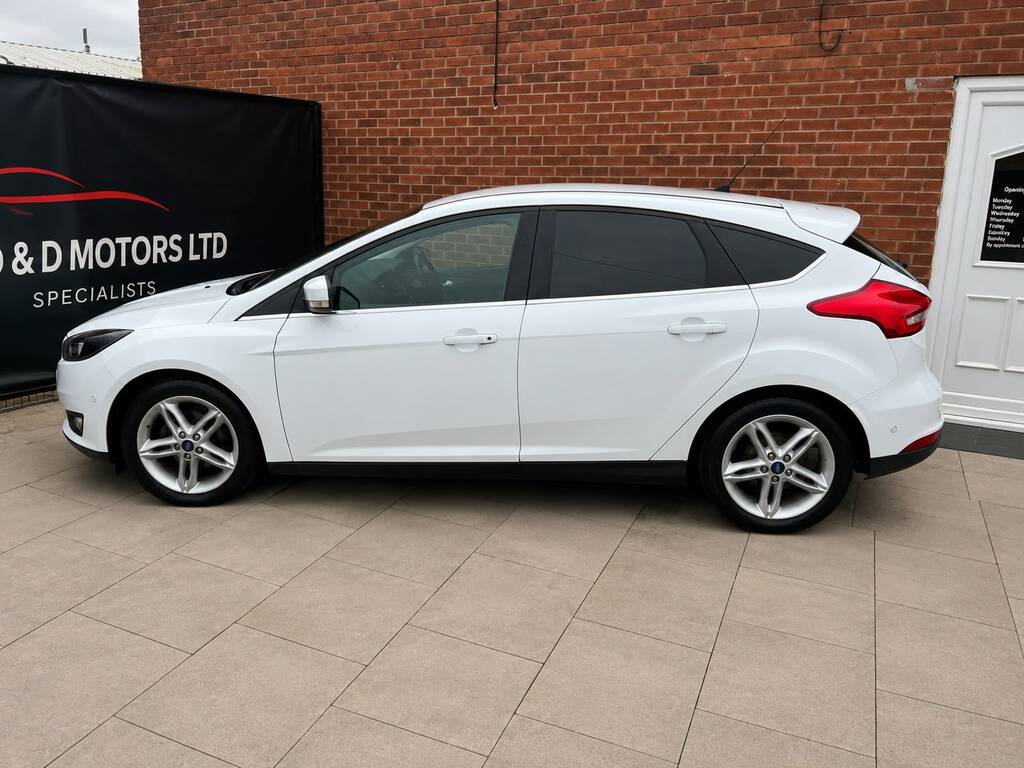 Ford Focus Zetec 1.0 Ecoboost 123 Bhp Sat Nav Self Parkin White #6