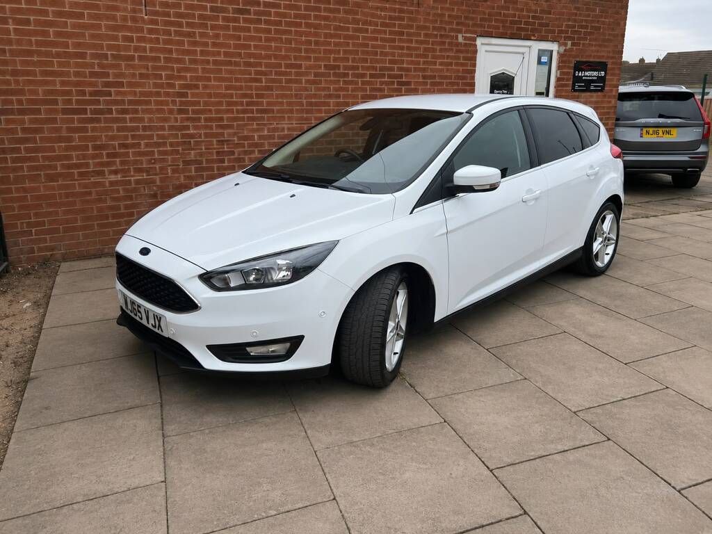 Ford Focus Zetec 1.0 Ecoboost 123 Bhp Sat Nav Self Parkin White #2