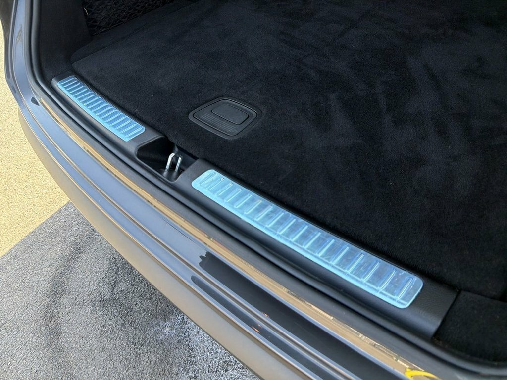 Mercedes-Benz EQC Amg Line Blue #27