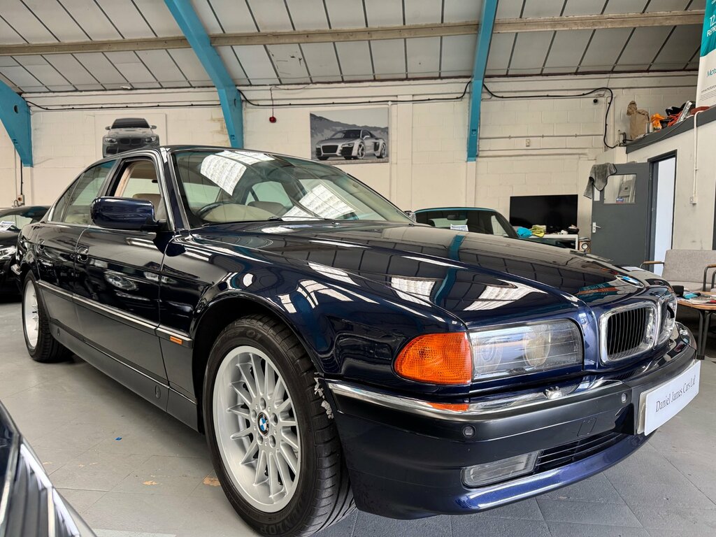 BMW 7 Series 740I V8 Blue