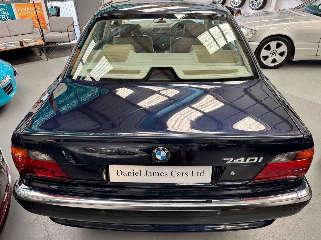 BMW 7 Series 740I V8 Blue #4