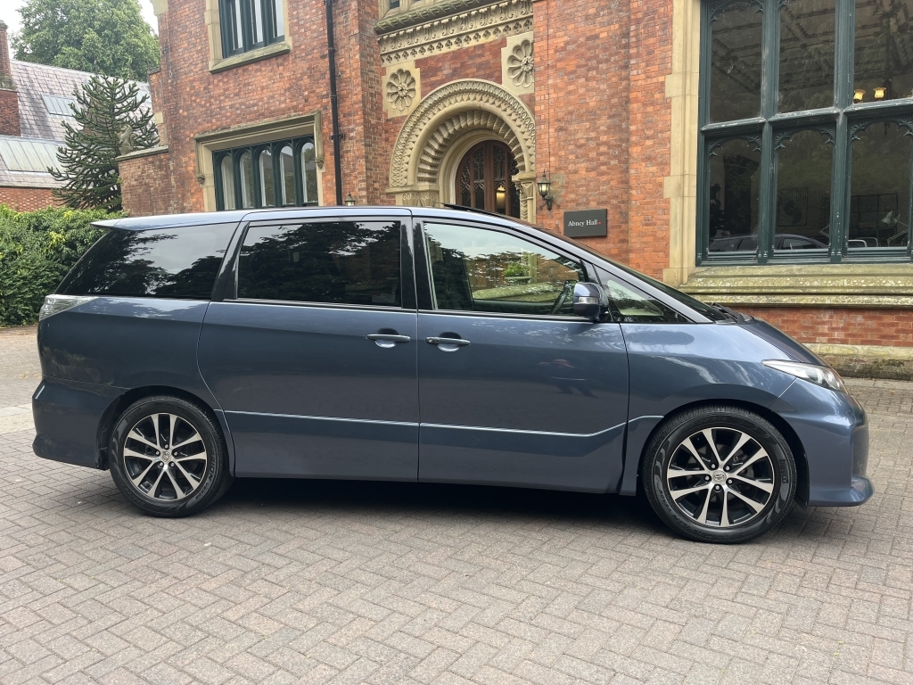Toyota Estima Mpv Blue #3