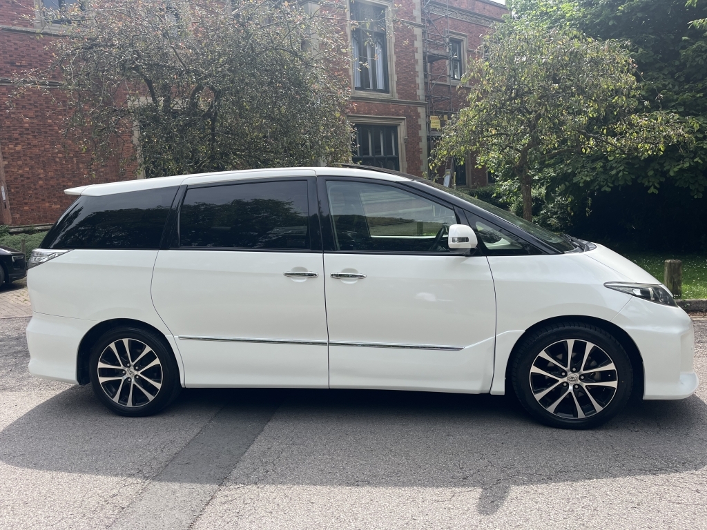 Toyota Estima Mpv White #3