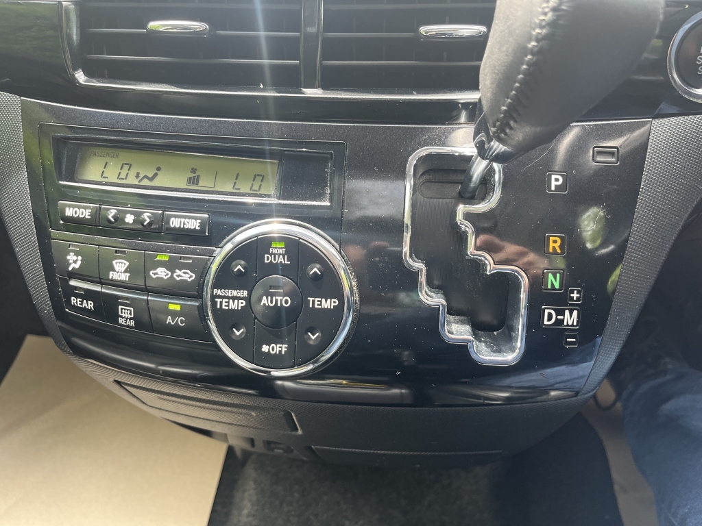 Toyota Estima Mpv 2.4 Hybrid Euro 6 201616 White #12