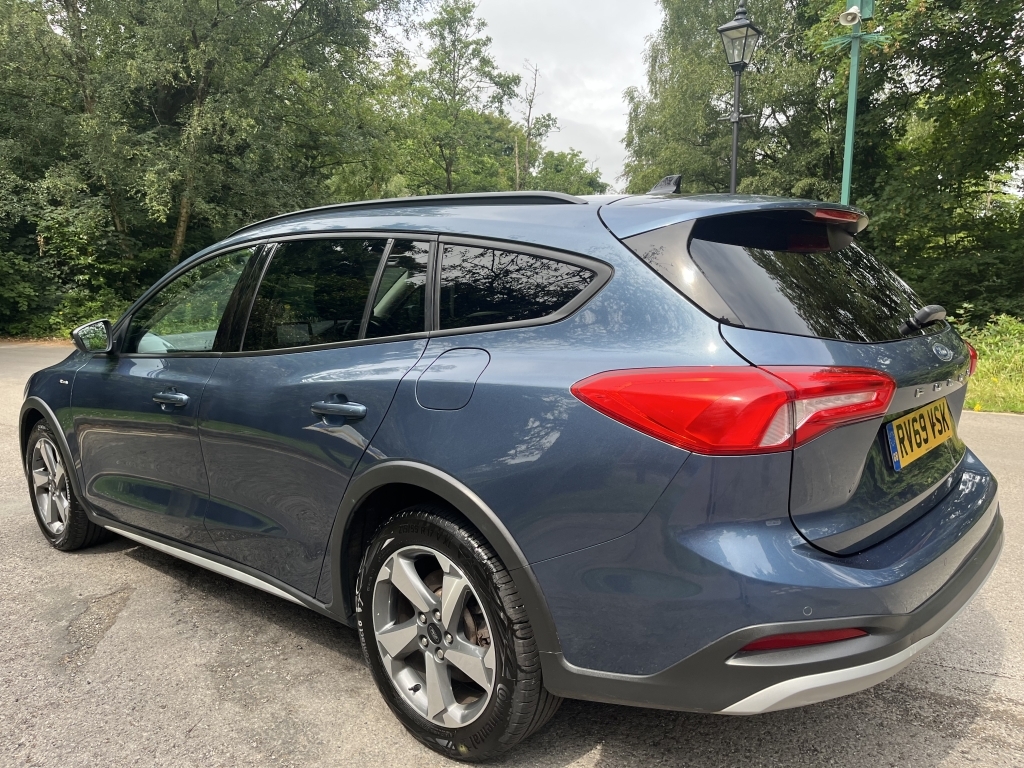 Ford Focus Estate Blue #5