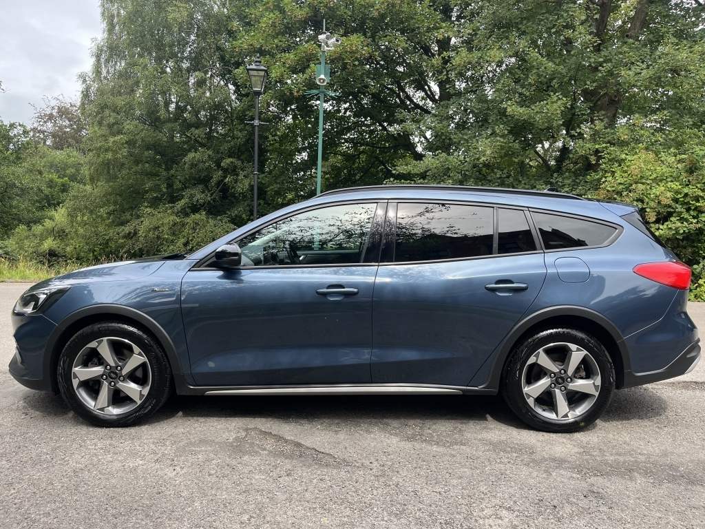 Ford Focus Estate Blue #3