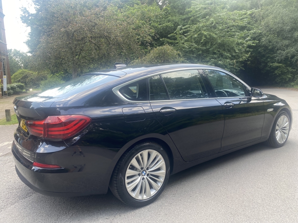 BMW 5 Series Saloon Black #2