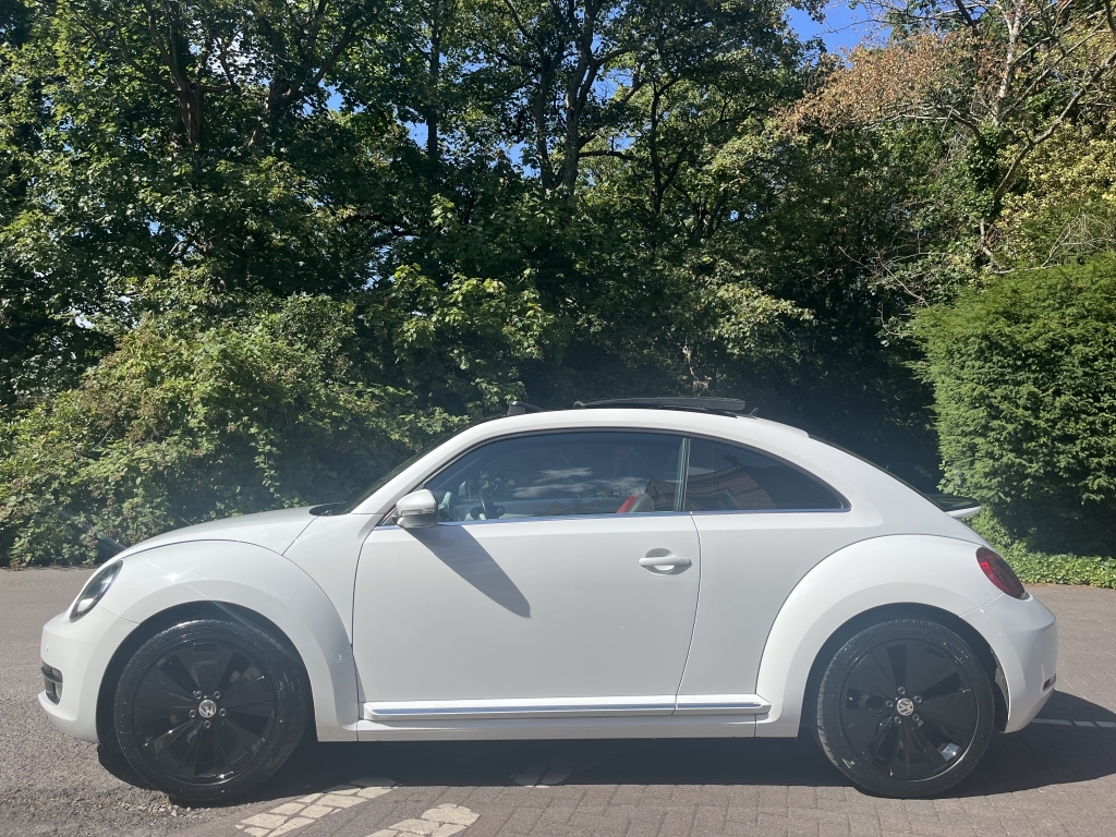 Volkswagen Beetle Hatchback White #3