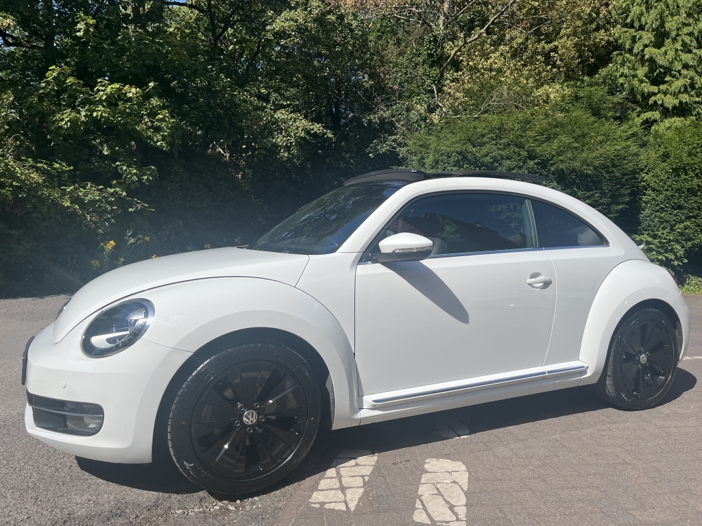 Volkswagen Beetle Hatchback White #2