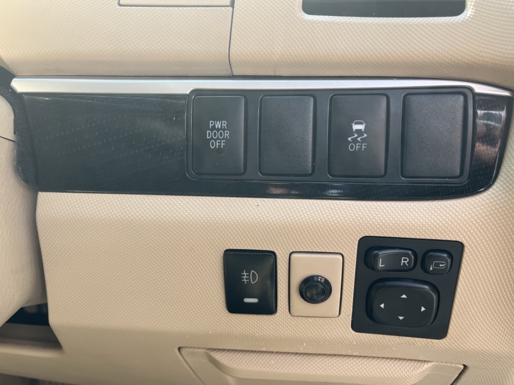 Toyota Estima E-four Grey #20