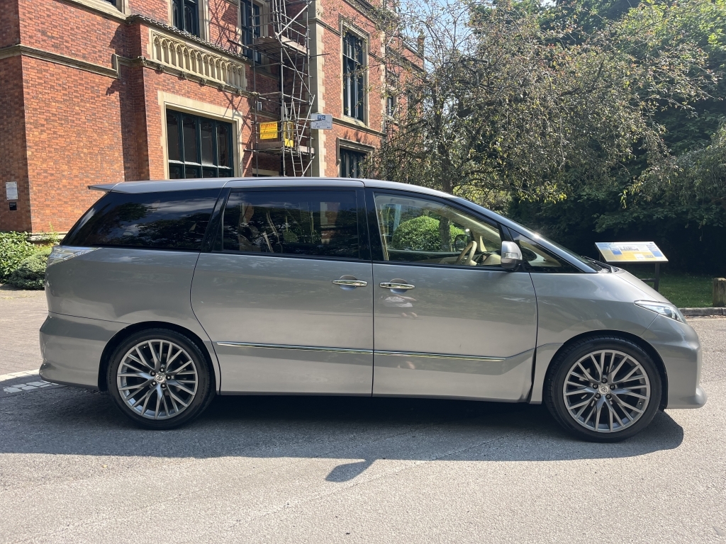 Toyota Estima Mpv Grey #2