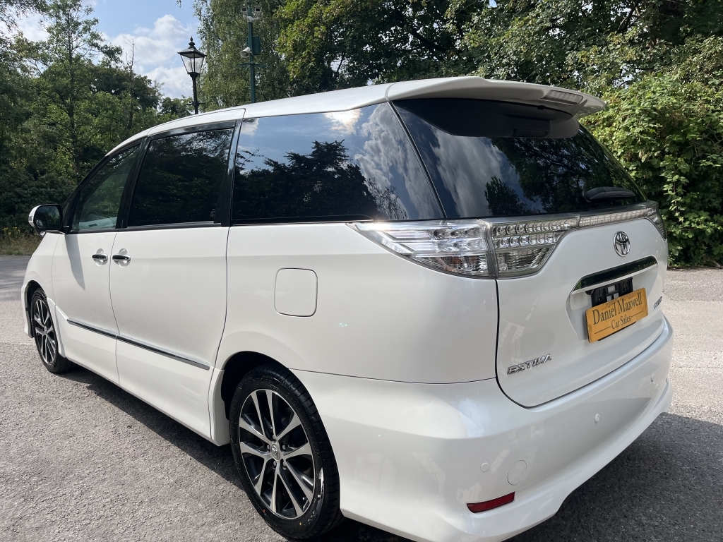 Toyota Estima Mpv White #3