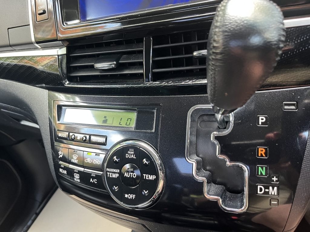 Toyota Estima Mpv E- Four Hybrid 201616 Grey #50