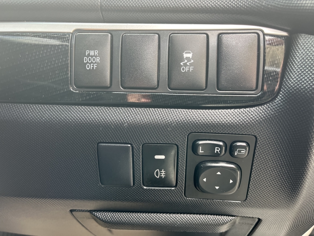 Toyota Estima Mpv E- Four Hybrid 201616 Grey #23