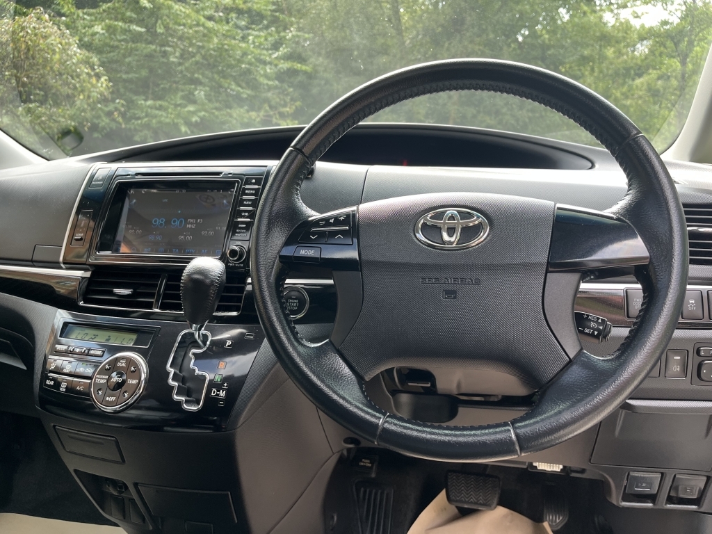 Toyota Estima Mpv E- Four Hybrid 201616 Grey #19