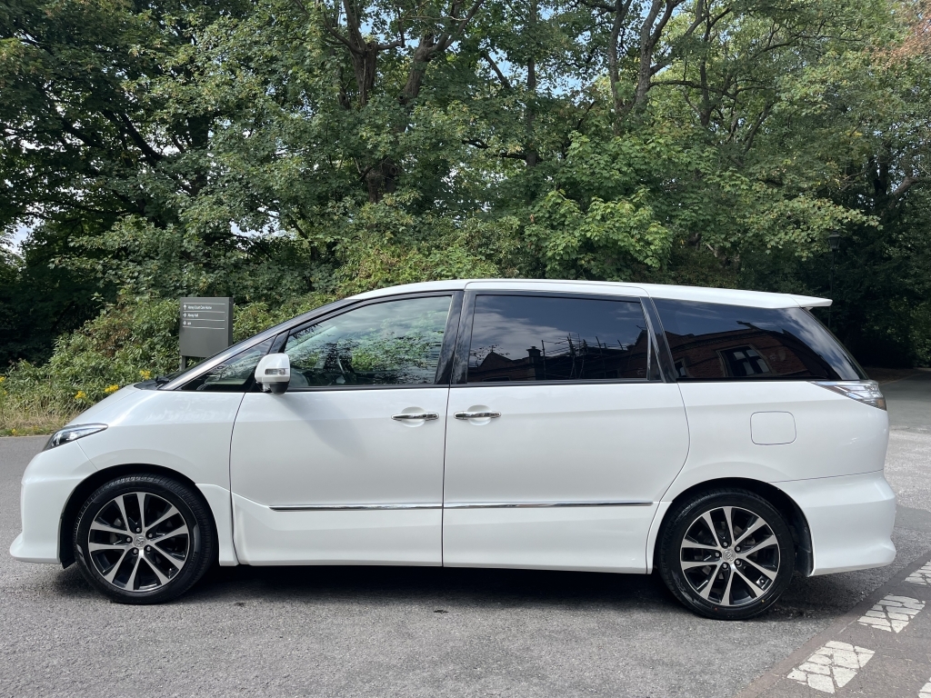 Toyota Estima Mpv White #5